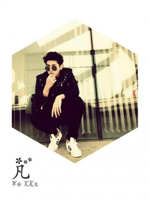 蘇醒的雲朵 輕撫著清晨的第一縷陽光