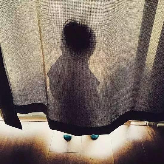 只要把眼睛遮住，全世界都看不見我！