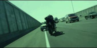 為拍追車戲建公路，拍完拆掉為100貧困戶建房子，這片你看過！