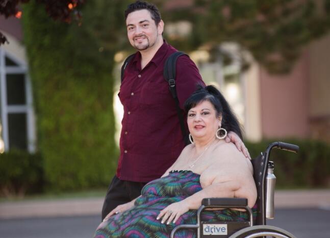 為滿足男友異癖，爆胖遭甩，一個小伙的出現讓她感動