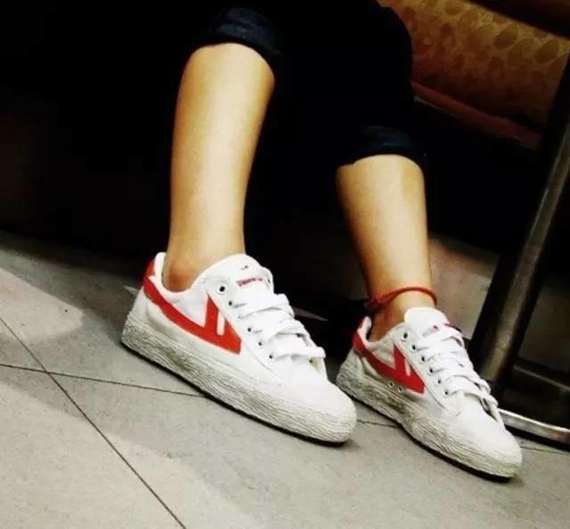 永遠走在時尚一線的小白鞋—我只要回力！