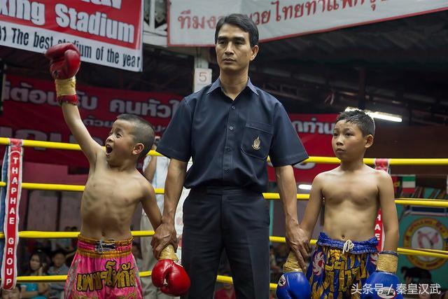 實拍泰國兒童拳擊手：男女童為了養家玩命搏擊，拼一場賺200元