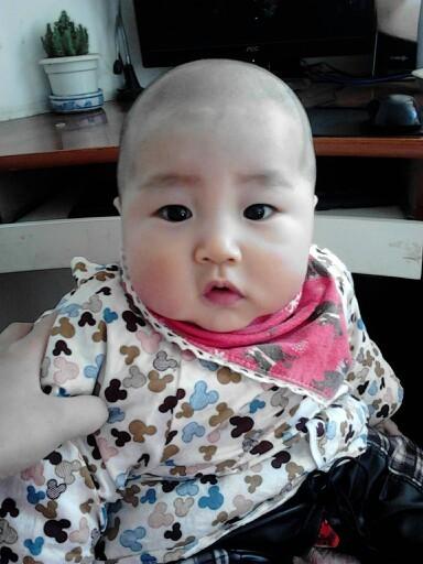 看見剛出生的寶寶，新手媽媽居然被嚇得不知所措