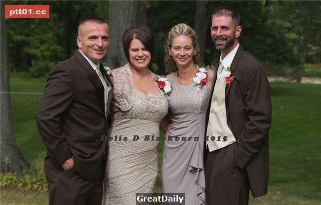 父親在女兒走紅毯時卻突然鬆開她的手，但當大家看清楚他牽的人是誰後都暴哭了！