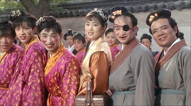 陪周星馳走過了七年，因外貌極醜被嘲，如今病逝星爺為它痛哭流涕