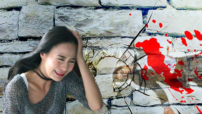 她有急事外出拜託流浪漢照顧自己的女兒,萬萬沒想到她回來時發現自己的家成了「案發現場」!