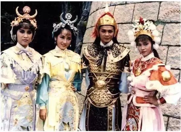 苗僑偉和黃日華關係好不好？曾說黃日華因為郭靖，收入夠用到現在