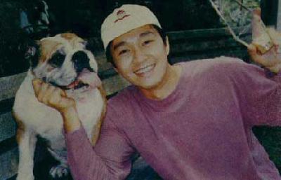 陪周星馳走過了七年，因外貌極醜被嘲，如今病逝星爺為它痛哭流涕