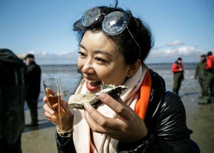 瀕臨生態浩劫!丹麥海岸爬滿生蠔...政府「引進這個後」竟完美解決?台灣福壽螺有救了