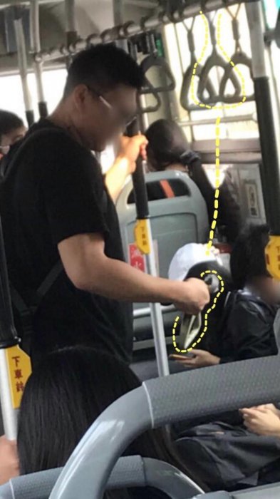 單身太久?巴士突急煞…見前方男子「拿著〇〇」超疑惑!放大笑爆:冠軍大叔是真的