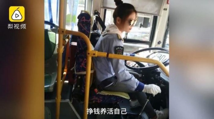 140路巴士女司機男乘客暴動！剛滿20歲…「初戀顏激美」：難怪天天有人坐過站