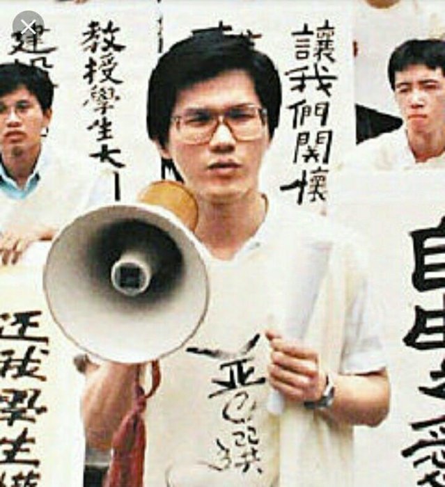 政治人物想燒掉的年輕照！他們當年竟都帥得像校草… 網秒儲存：歲月是殺豬刀(46P)