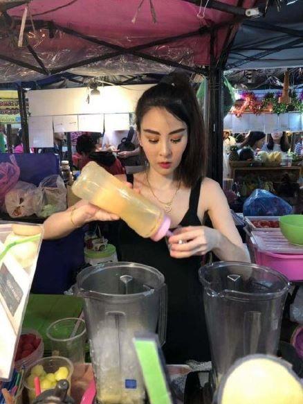 還記得泰國「果汁西施」嗎？他朝聖驚人近況...當場呆住　網哭：女神都是別人的(影)