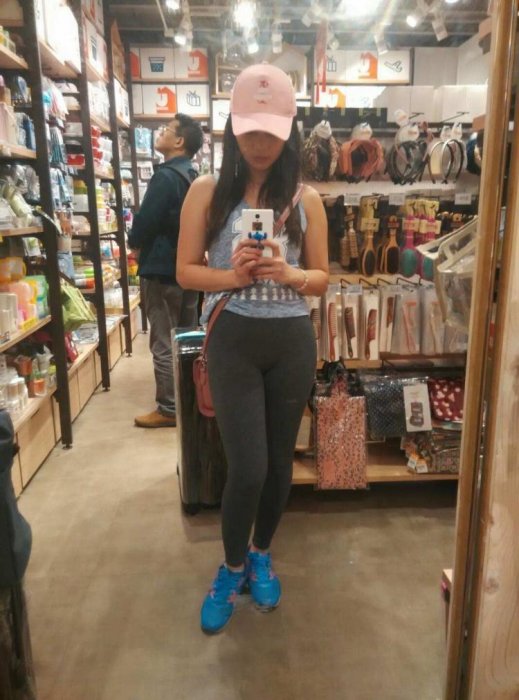 自家女傭太過火辣！「女傭穿超少」出賣正港極品真相… 網鼻血:女主人太大方(12P)