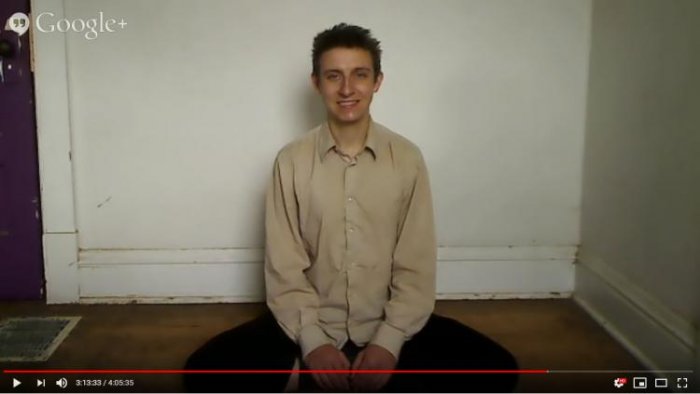 奇怪阿兜仔「連續笑著打坐四小時」超過百萬人整整看他五年...這笑容在紅什麼?(影)