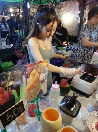 還記得泰國「果汁西施」嗎？他朝聖驚人近況...當場呆住　網哭：女神都是別人的(影)