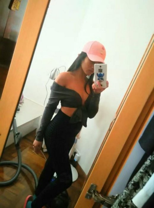 自家女傭太過火辣！「女傭穿超少」出賣正港極品真相… 網鼻血:女主人太大方(12P)