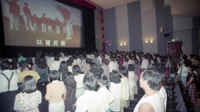 不唬爛！看電影前要先「做這件事」...釣出資深鄉民回憶談：知道的都35up了...