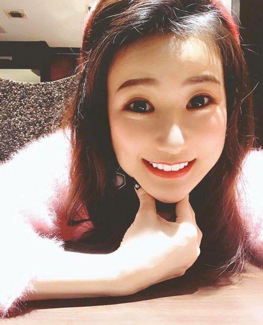 補習班英文老師「天菜顏值+精美板書超開掛」ptt表特版全炸鍋：這傳送門必須開起來