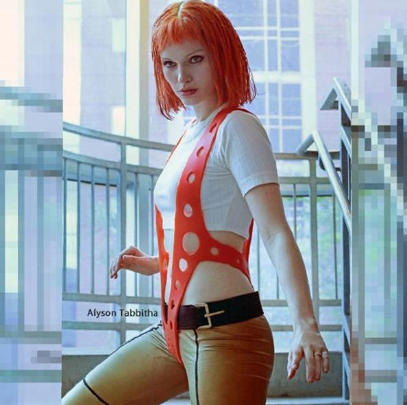 易容術4ni？超神還原coser總結年度最佳裝扮 最後竟讓網友選擇跪著看：到底怎麼辦到的