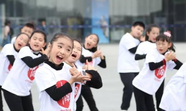 小朋友拍愛國MV挺華為　中國網友怒批：這就是高級黑