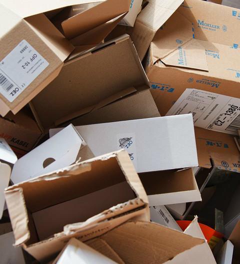 小編太ㄎ一ㄤ！等不到網拍包裹客服要求「拍照證明」...他神回覆網友全笑噴：後勁好強XD