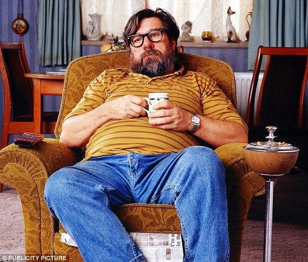 多元成家！兩隻公老鷹一起養小孩..劇情曲折離奇「根本鄉土劇！」