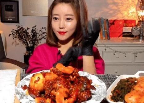 真以為大胃王網紅很能吃?只不過用了「6大障眼法」你就乖乖抖內…手段太陰險了!