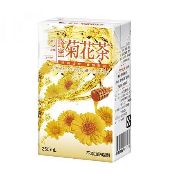 時尚大災難...深圳時裝周精彩服裝大點評!網:「我家巷口阿嬤都贏」