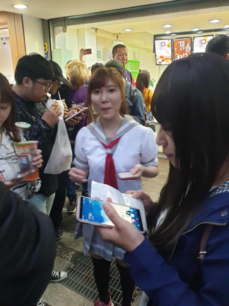 飲料店一日店長活動！網友驚呆「戀愛系店員」秒勝網紅…巴掌臉+清新氣質：下班衝內科