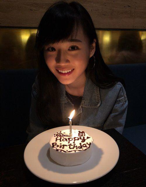 姐姐生日快樂… 弟弟跨海祝福竟出賣「超清新+笑容甜死人」網友搶當姐夫:還單身嗎?