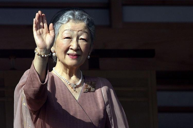 日本首位平民皇后「時光倒轉60年」盛事美顏網狂讚!難怪天皇愛她一甲子始終如一(19P)