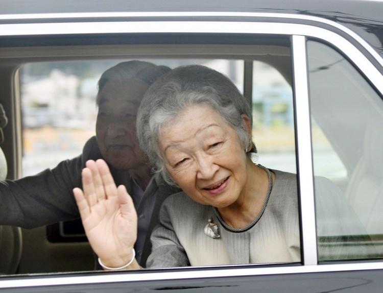 日本首位平民皇后「時光倒轉60年」盛事美顏網狂讚!難怪天皇愛她一甲子始終如一(19P)