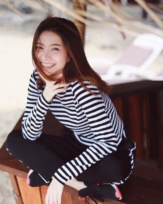 午休不睡覺!隔壁「正妹女同事意外的秘密」全看到了… 網友:重播一遍遍還不夠!