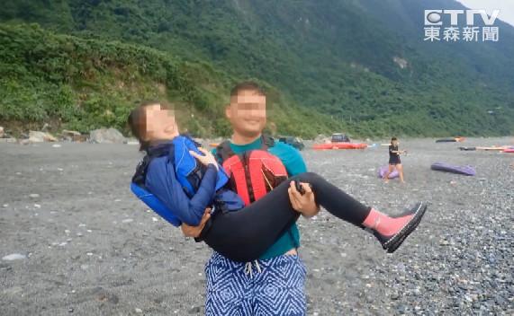 海上求婚毀了！26獨木舟遭離奇鑽洞　17人險滅頂「這是謀殺」