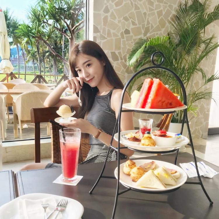 輔大眼鏡妹超仙！網友怒神現況「長相甜到長螞蟻」一笑心融化..女友感滿點！看了就心動