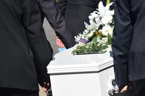 和父親最後告別！她收到火葬場7857元罰單　只因葬禮「超時48秒」
