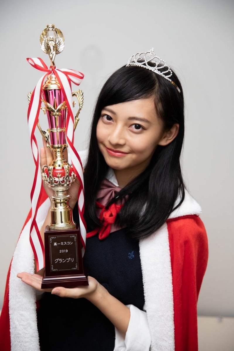 2019日本最可愛高一生...「萌系大眼+全糖笑」初戀感爆棚！再看第二名：想重新念高中了
