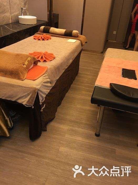 純男下班去養生按摩…竟撞見主管!「純vs不純ING」慌在線問該相認嗎?網這招秒解