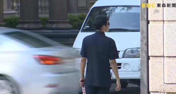 住宅保全阻擋人車…最高罰6000! 社區群組崩潰「一天薪水都不夠扣」