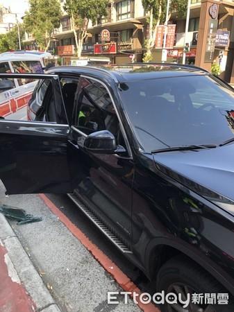 2歲童反鎖在BMW裡頭…爸爸請求破窗 最後責備消防員:為何刮到板金