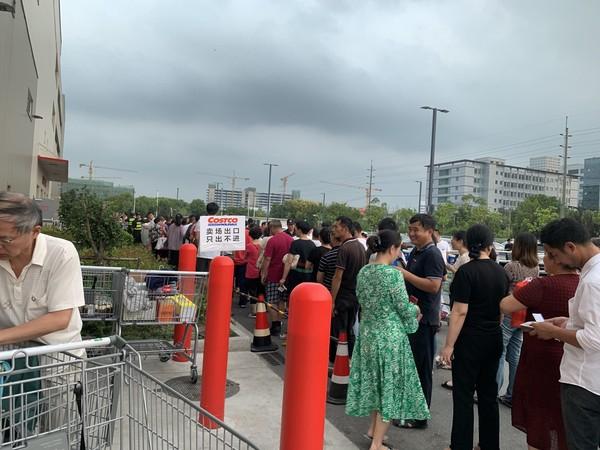 「茅台酒」進攻上海Costco！價差驚人秒搶光...網笑：退卡的人哭暈了