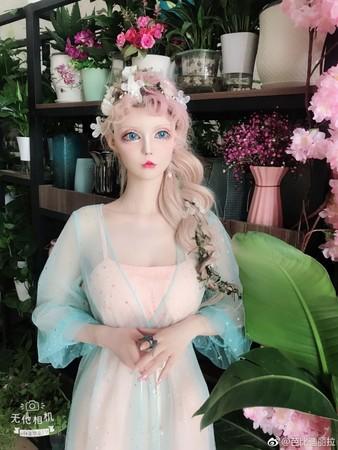 真人芭比網紅直播卸妝!「素顏真面目」曝光網嚇壞:OMG