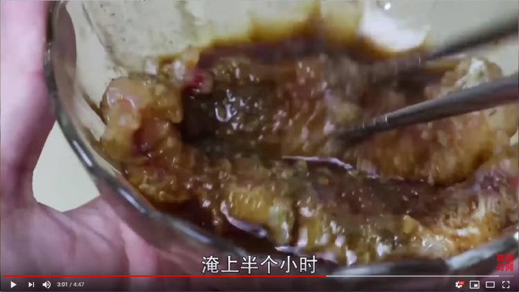 吃青苔的垃圾魚好吃嗎？網紅親自嘗試「口感超嫩像法式OO」網問號：看起來爆幹好吃...