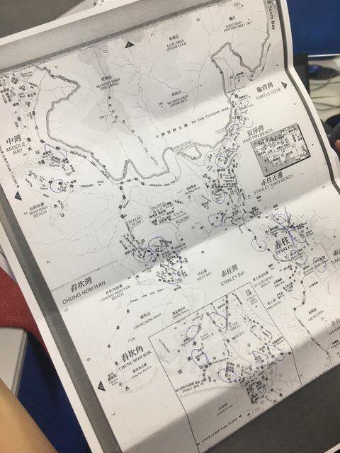軍事機密文件?公司收到信封內含「香港地圖+一堆sim卡」藏特殊密碼!網:這種信你敢拆?