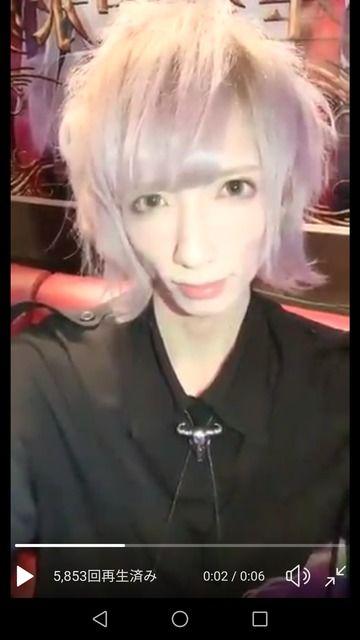 這就是日本傳說中「頭牌牛郎」！這家生意一定很差…素顏照遭出賣 網驚:貴婦口味太謎了