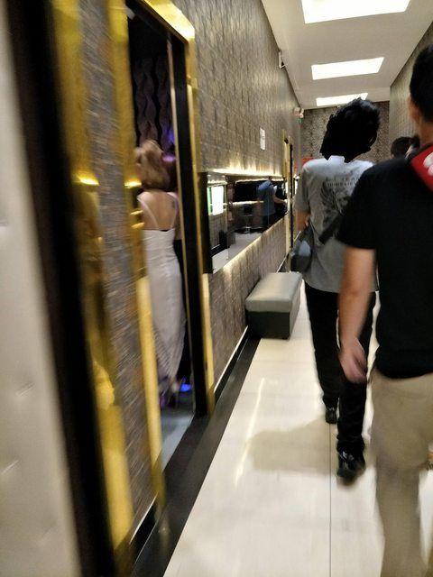 神人越南酒店心得！一字排開「顏質屌打台灣」框出場像女友「早上還被她O醒」超級爽！