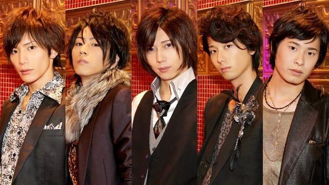 這就是日本傳說中「頭牌牛郎」！這家生意一定很差…素顏照遭出賣 網驚:貴婦口味太謎了