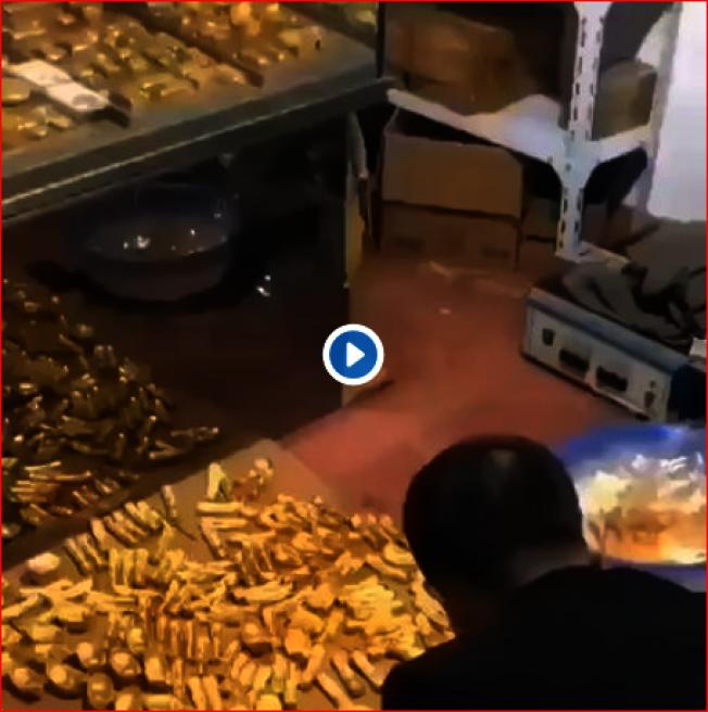 真實存在黃金屋?貪汙官員家藏「13.5頓黃金條」政府貪起來不手軟...網怕爆:超黑暗...