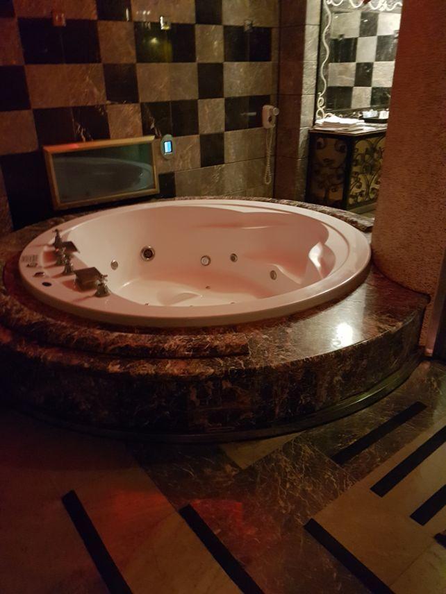 春宵一刻值千金!鄉民提問:「開房間求AA制」爽自己? 慘遭網友無情打臉:誰會樂意!